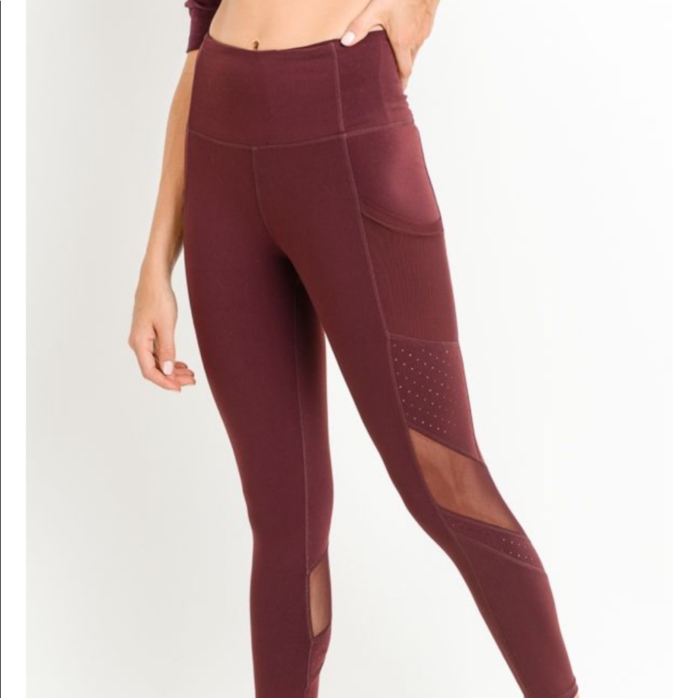 🏷SALE! Burgundy leggings!